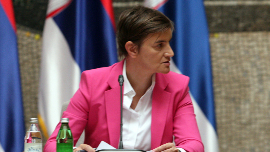 EPIDEMIOLOŠKA SITUACIJA SE KOMPLIKUJE Premijerka Brnabić: Insistiraćemo na kovid propusnicama!