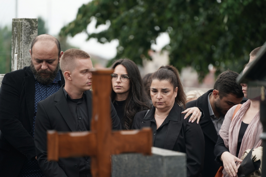 SKORO NIKO NIJE ZNAO DA JE OVA GLUMICA ĆERKA LANETA GUTOVIĆA Pratili smo je u mnogim serijama, otkriveni do sada nepoznati detalji (FOTO)