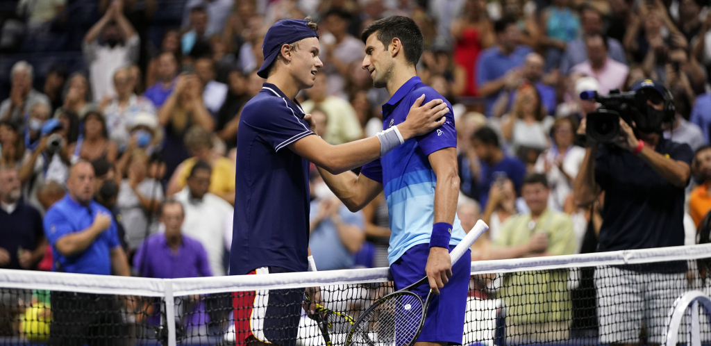 NIKADA NIJE LEPO ZAVRŠITI MEČ NA OVAJ NAČIN! Novak pružio podršku mladom Dancu: Ovakve stvari se dešavaju, mnogo mi je žao!