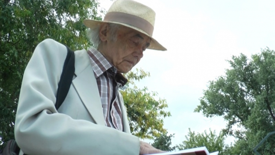 MIĆO JE ŠUMADIJSKI TOLSTOJ Njegovo delo je oduševilo rusko sveštenstvo: Ovaj umetnik stvara iako je u devetoj deceniji života, a inspiracije mu ne manjka