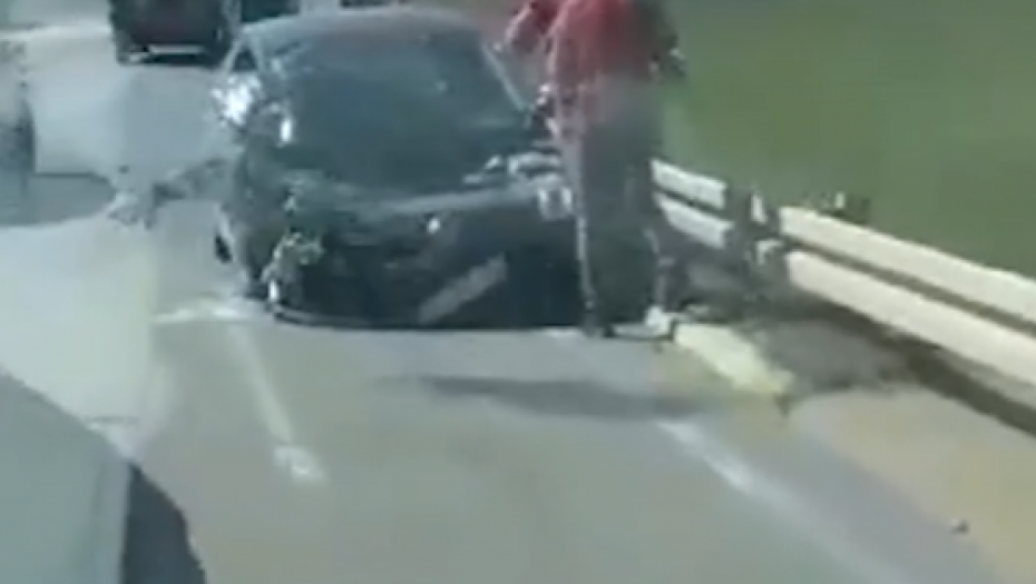 TEŽAK UDES U ŠIMANOVCIMA Šleper se zakucao u automobil (VIDEO)