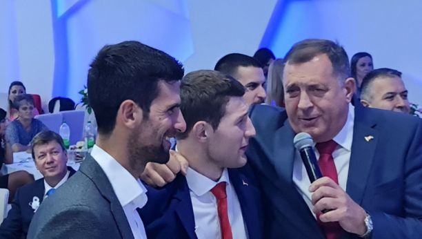 NOVAK I DODIK ODUŠEVILI GOSTE! Orio se hit Halida Bešlića na svadbi našeg olimpijca! (VIDEO/FOTO GALERIJA)