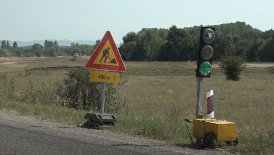 UGROŽAVAJU ŽIVOTE DRUGIH Nesavesni vozači krše zakon, uklanjaju postavljenu saobraćajnu signalizaciju