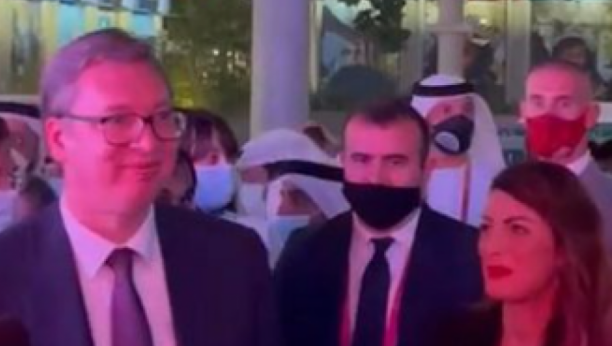 POJAVA SRPSKE MINISTARKE ODUZIMA DAH Rame uz rame sa Vučićem u Dubaiju, u crnom kostimu, plenila izgledom (FOTO)