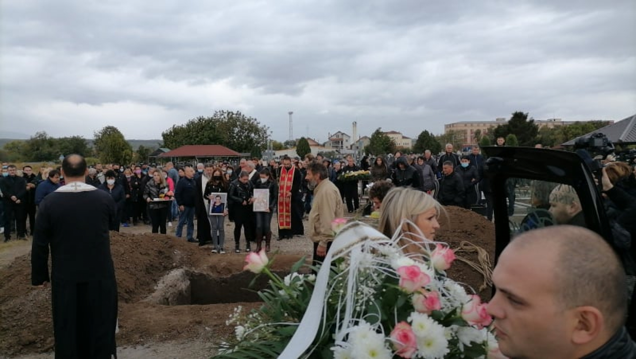 ĐOKIĆI IZAŠLI IZ KUĆE I OTETI ZA STOTINAK SEKUNDI Na kobnoj raskrsnici uočen neobičan detalj!