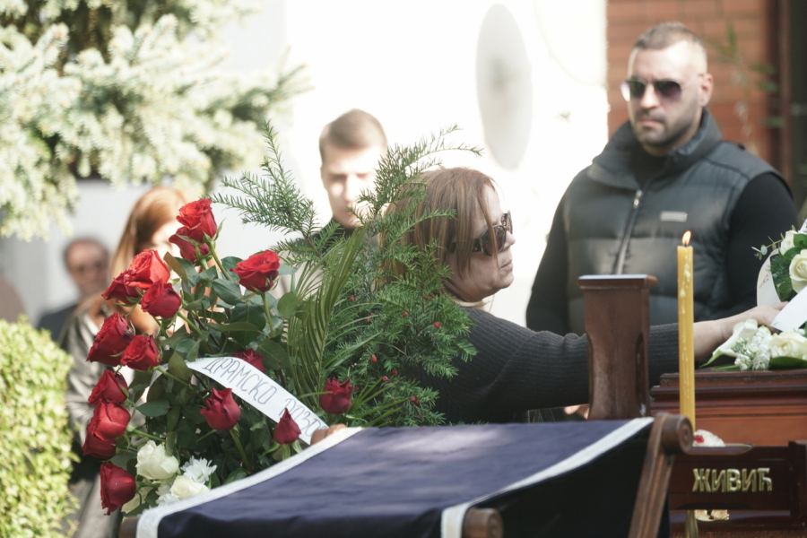 POČELO OPELO MARKU ŽIVIĆU Svi plaču, glumci u neverici i dalje  (FOTO)