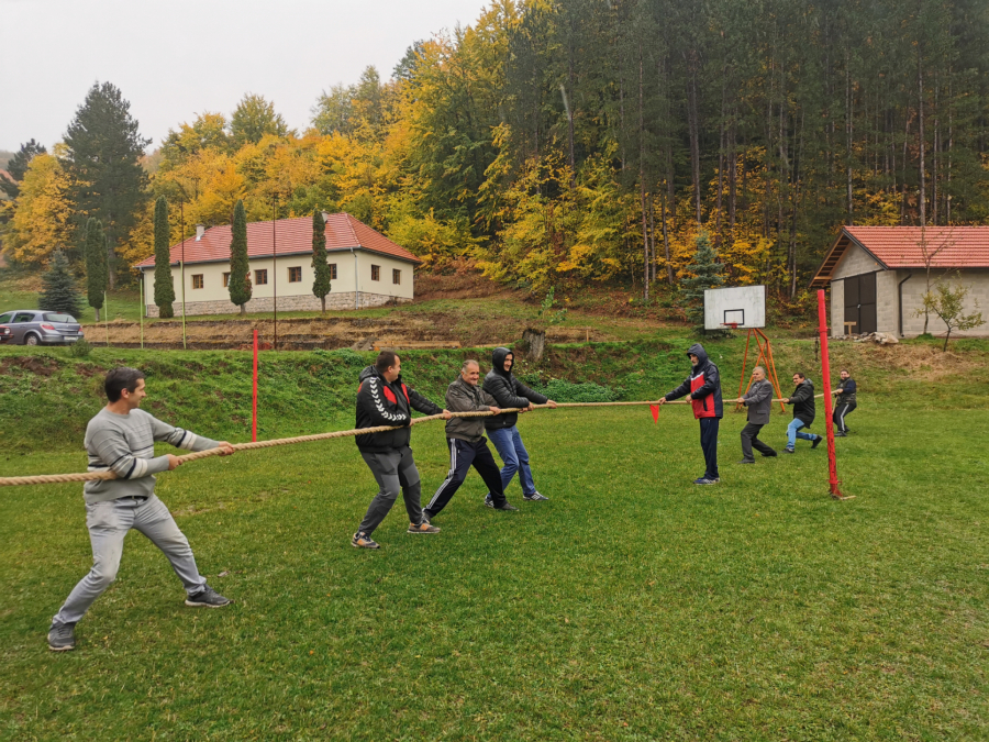 KAMENA S' RAMENA Tradicija koja se i dalje čuva u selima kod Arilja (FOTO)