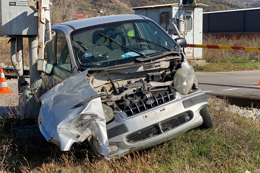 HTEO DA PROĐE KOLIMA PORED SPUŠTENE RAMPE Železnice upozorile: Ovakvi opasni pokušaji nisu retkost