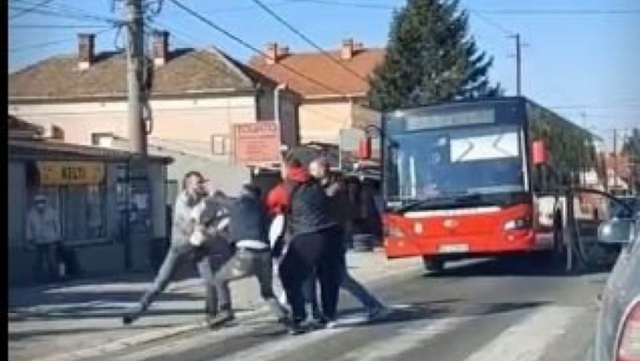 SEVALE PESNICE NASRED ULICE Sasekao mu autom put, izbila žešća tuča (VIDEO)