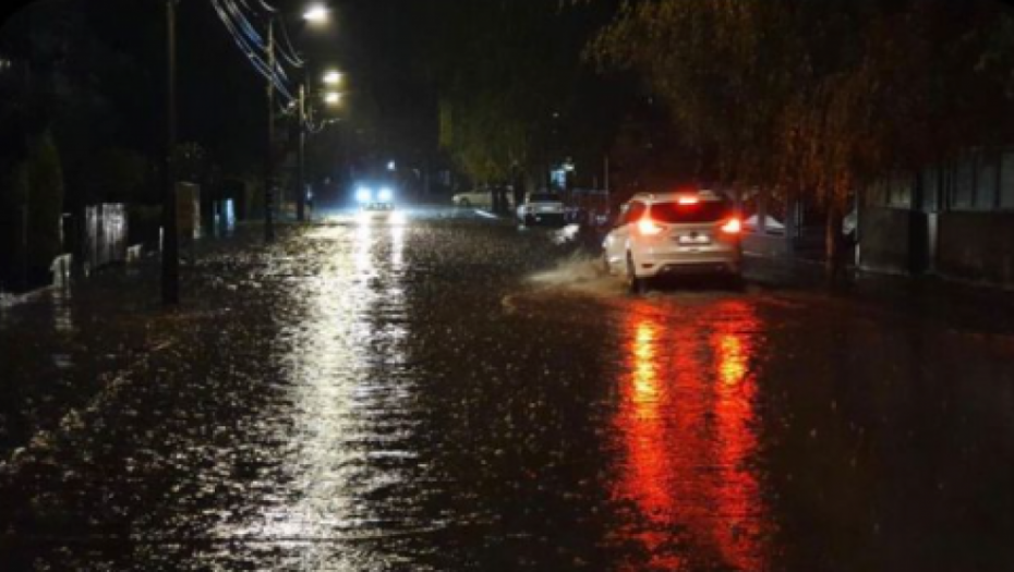 DRAMATIČNI PRIZORI NA ULICAMA BEOGRADA Kiša napravila haos: Voda ušla u garaže, saobraćaj otežan (VIDEO)