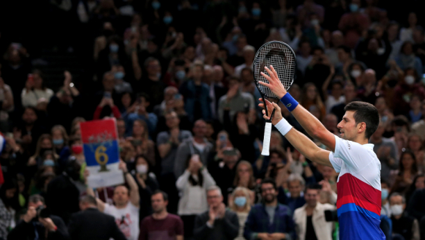 ZATO JE NAJVEĆI! Novak pokazao koliki je čovek, njegova reakcija dok je Hurkač napuštao teren će vas oduševiti! (VIDEO)