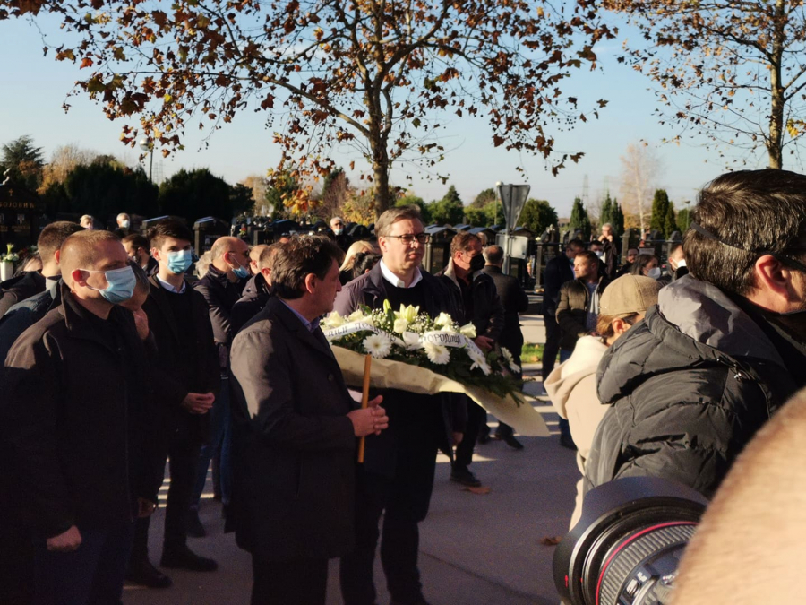 POSLEDNJE ZBOGOM Evo šta je Vučić doneo na sahranu Marinka Rokvića!