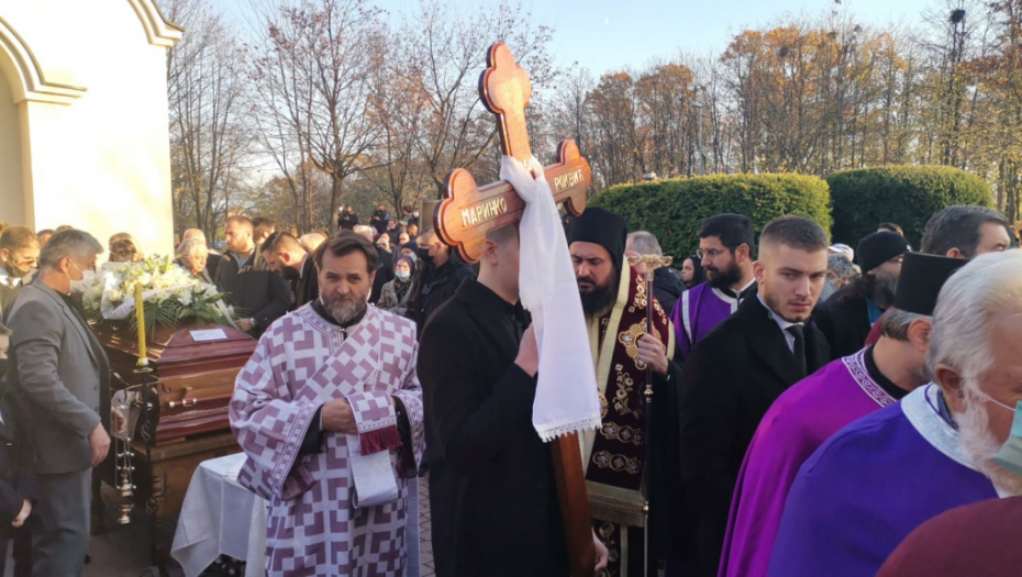 KRENULA POVORKA NA SAHRANI MARINKA ROKVIĆA Evo uz koje stihove će pevač biti sahranjen!