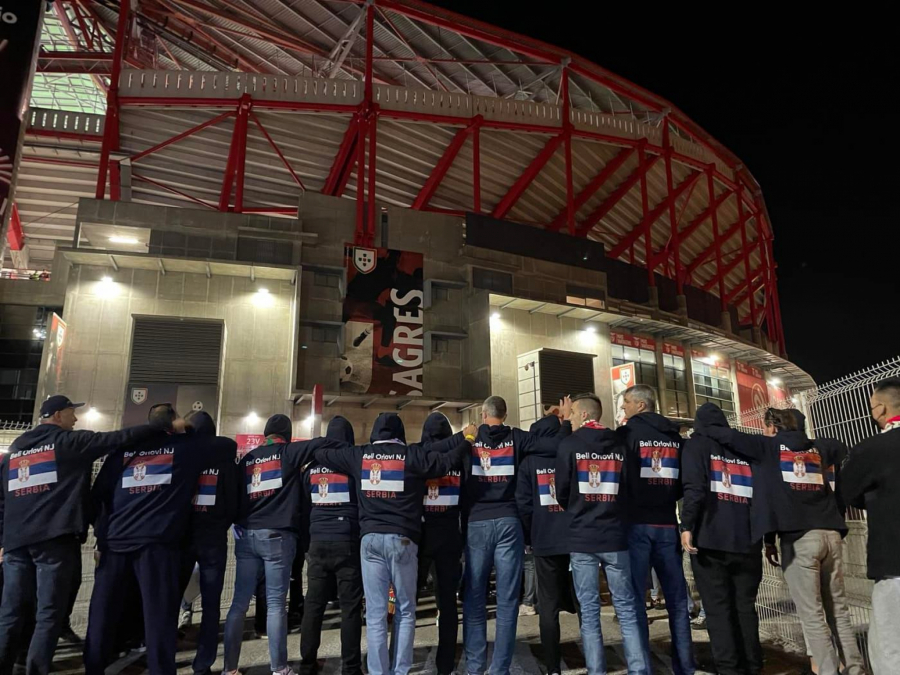 PRVA POBEDA U LISABONU Portugalci nisu dali da se unese velika zastava Srbije, navijači rekli da bez nje ne ulaze - nisu popustili (FOTO, VIDEO)