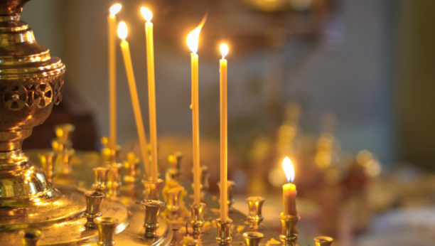 SRBI OBELEŽAVAJU VELIKE ZIMSKE ZADUŠNICE Danas se pale sveće i izgovara molitva, a jednu stvar nikako ne valja raditi