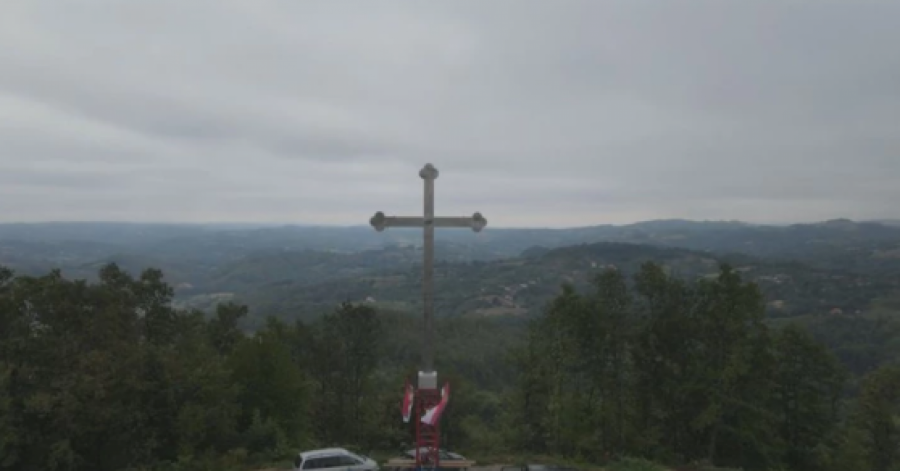 ANTIKOVID KRST Meštani srpskog sela našli način kako da se zaštite od korone! (FOTO)