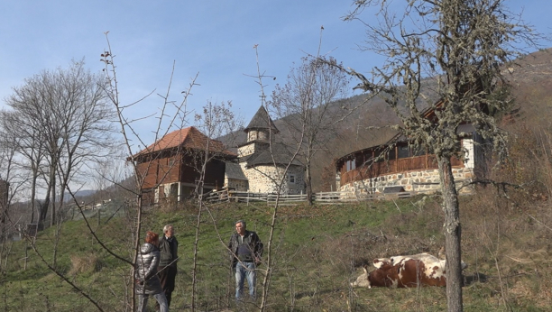 HOROR KOD PRIBOJA Milorad zgrožen prizorom koji je zatekao, samo je video kako nepomično leže na zemlji (FOTO)