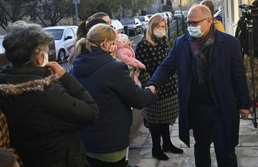 GORAN VESIĆ PORUČIO ŽENAMA Ne smete da trpite nasilje, država ima mehanizme protiv nasilnika