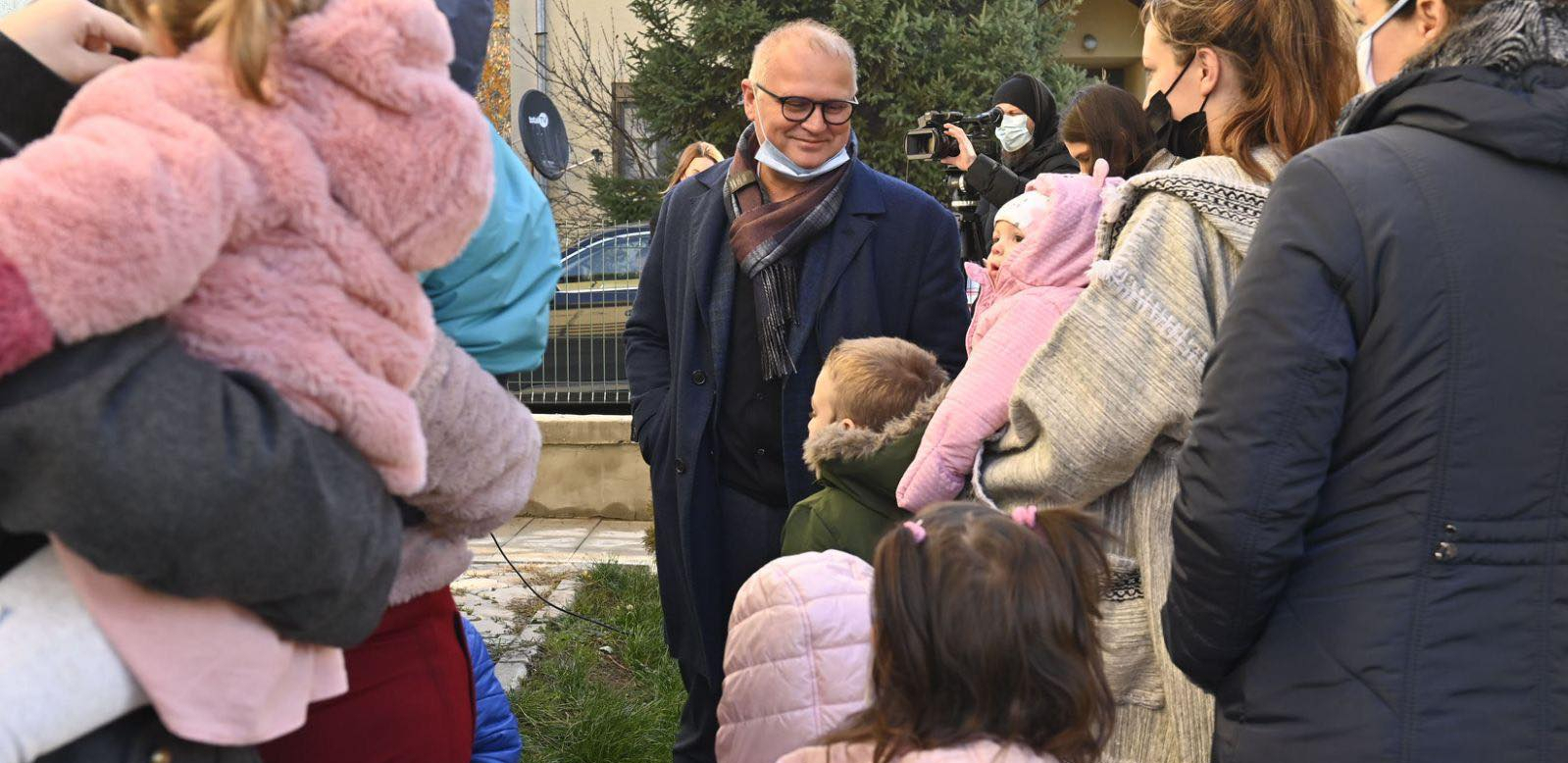 GORAN VESIĆ PORUČIO ŽENAMA Ne smete da trpite nasilje, država ima mehanizme protiv nasilnika