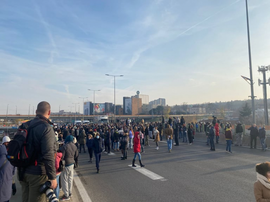 DVE EKIPE HITNE POMOĆI BLOKIRANE NA GAZELI Lončar osudio proteste - niko to neće tolerisati!