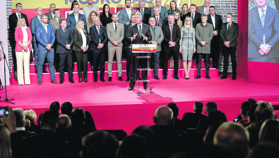 ONI SE NE BOJE SE SRBA VEĆ SRPSKOG JEZIKA! Dobričanin: DPS će tražiti poštovanje preporuka EU da se na popisu građani ne izjašnjavaju o naciji, verskoj pripadnosti i jeziku!