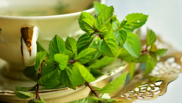 Sprečava dijareju: Ako imate problem sa nemirnim stomakom napravite čaj od nane