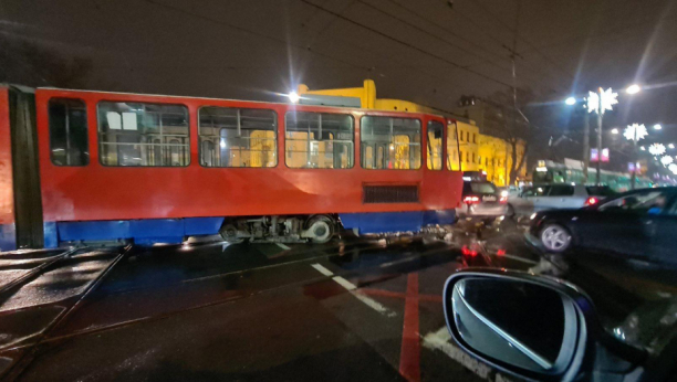 POŽAR NA BANJICI Zapalio se tramvaj