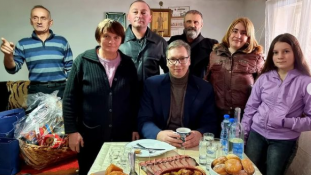 HVALA NA DIVNOM DOČEKU! Marinkovići pripredili domaćinsku gozbu za predsednika, Vučić se zahvalio (FOTO)