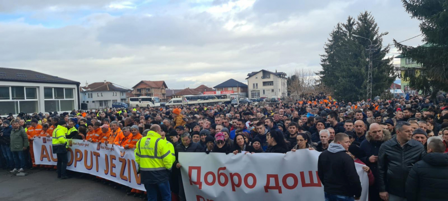 PREDSEDNIK VUČIĆ GRAĐANIMA SJENICE PORUČIO Ovo je istorijska prekretnica, autoput će promeniti sve