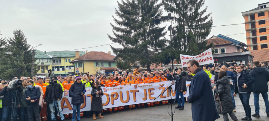 PREDSEDNIK VUČIĆ GRAĐANIMA SJENICE PORUČIO Ovo je istorijska prekretnica, autoput će promeniti sve