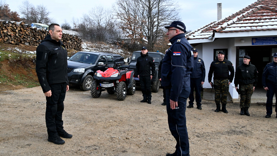 MINISTAR VULIN U KOPNENOJ ZONI BEZBEDNOSTI Danas mislimo na Srbe gde god da su i zajedno sa njima slavimo naš veliki zajednički praznik