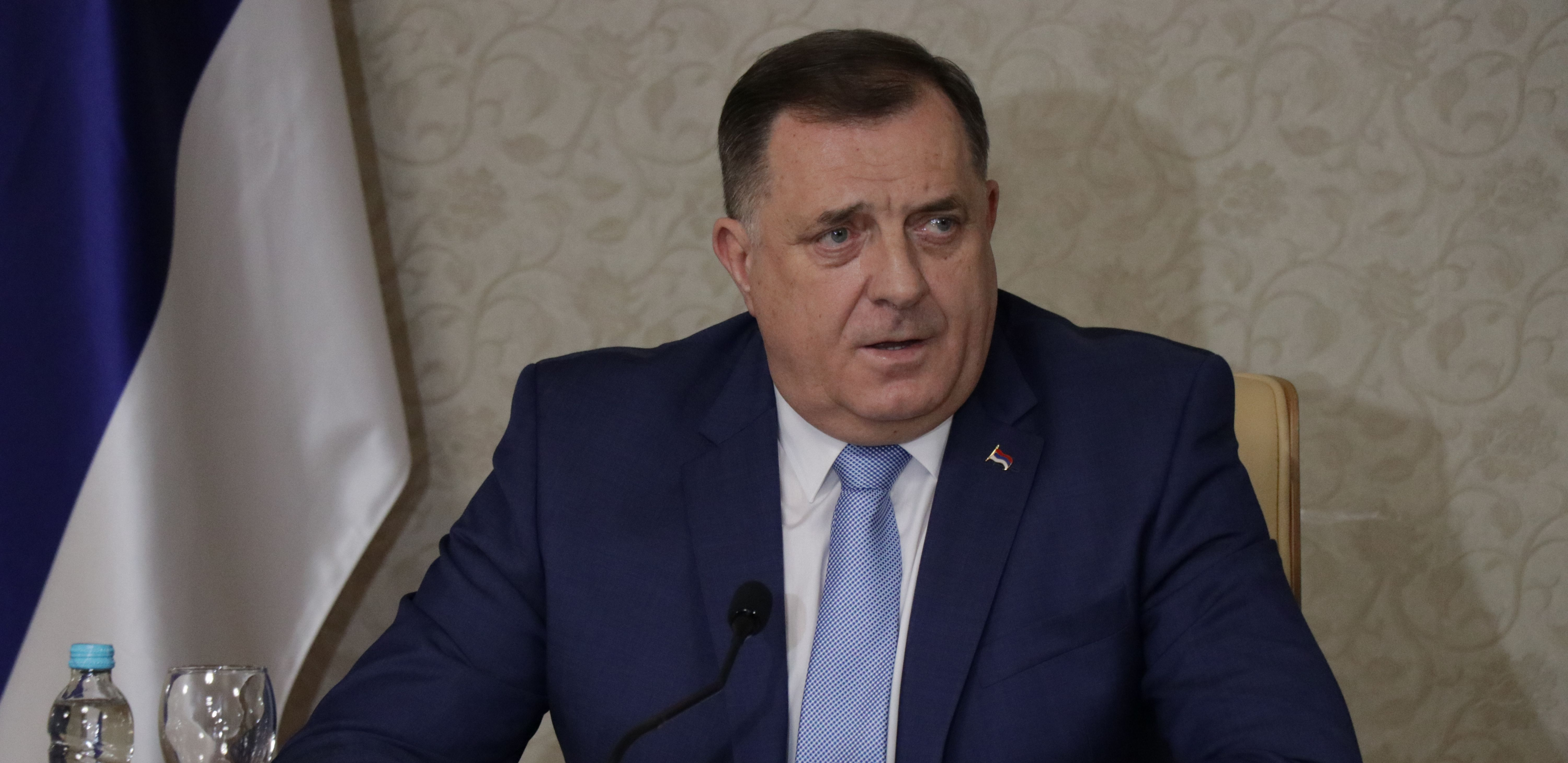 DODIK NE ODUSTAJE Republika Srpska će doneti sve neophodne zakone!