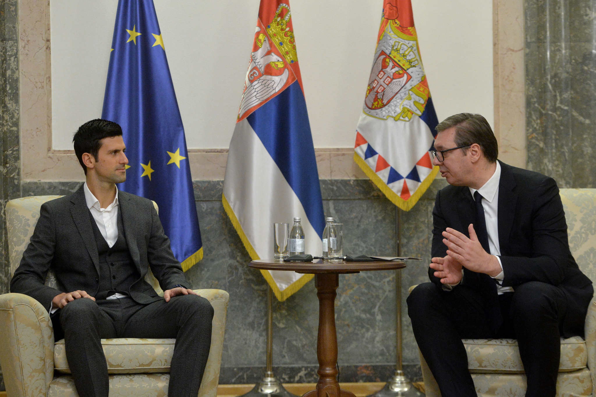 PREDSEDNIK SRBIJE SE SASTAO SA ĐOKOVIĆEM! Aleksandar Vučić dočekao Novaka, pa poručio: Hvala što volite našu zemlju! (VIDEO/FOTO)