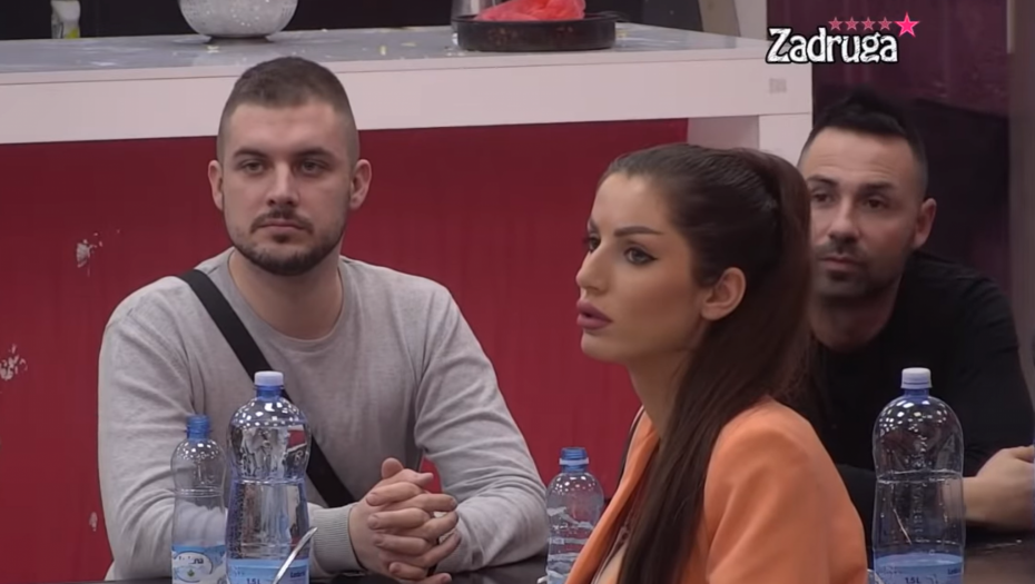 ŠOK! Zadrugari brutalno osudili Gruju jer ne želi da prizna emocije prema Mimi, a onda je ona progovorila o njihovom poljupcu!