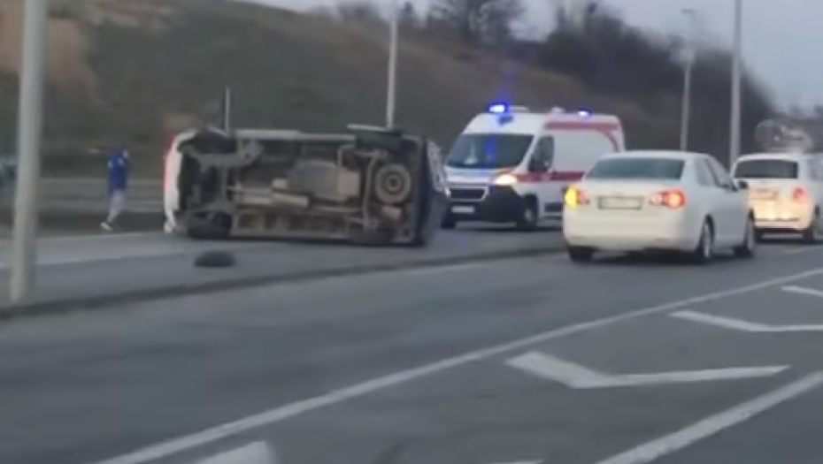 UDES NA AUTO-PUTU U BEOGRADU Povređeni su prebačeni u Urgentni centar