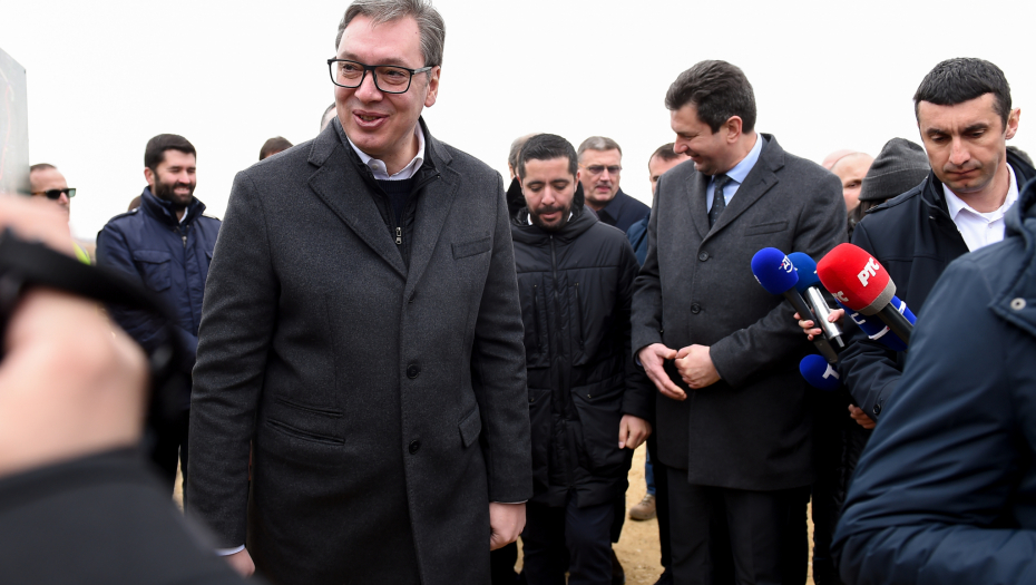 SNS OBJAVILA NOVI SPOT, VUČIĆ POSLAO PORUKU NARODU "Gradimo Srbiju koju možemo sa ponosom da nazivamo svojim domom" (VIDEO)