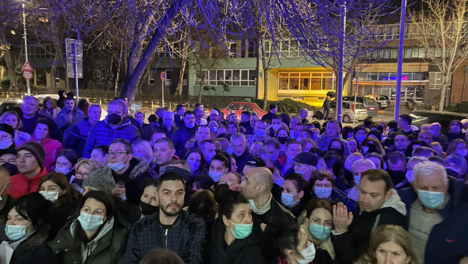 SRBIJA NA NOGAMA! Svi gradovi i sela se digli da što pre pruže podršku Aleksandru Vučiću (FOTO)