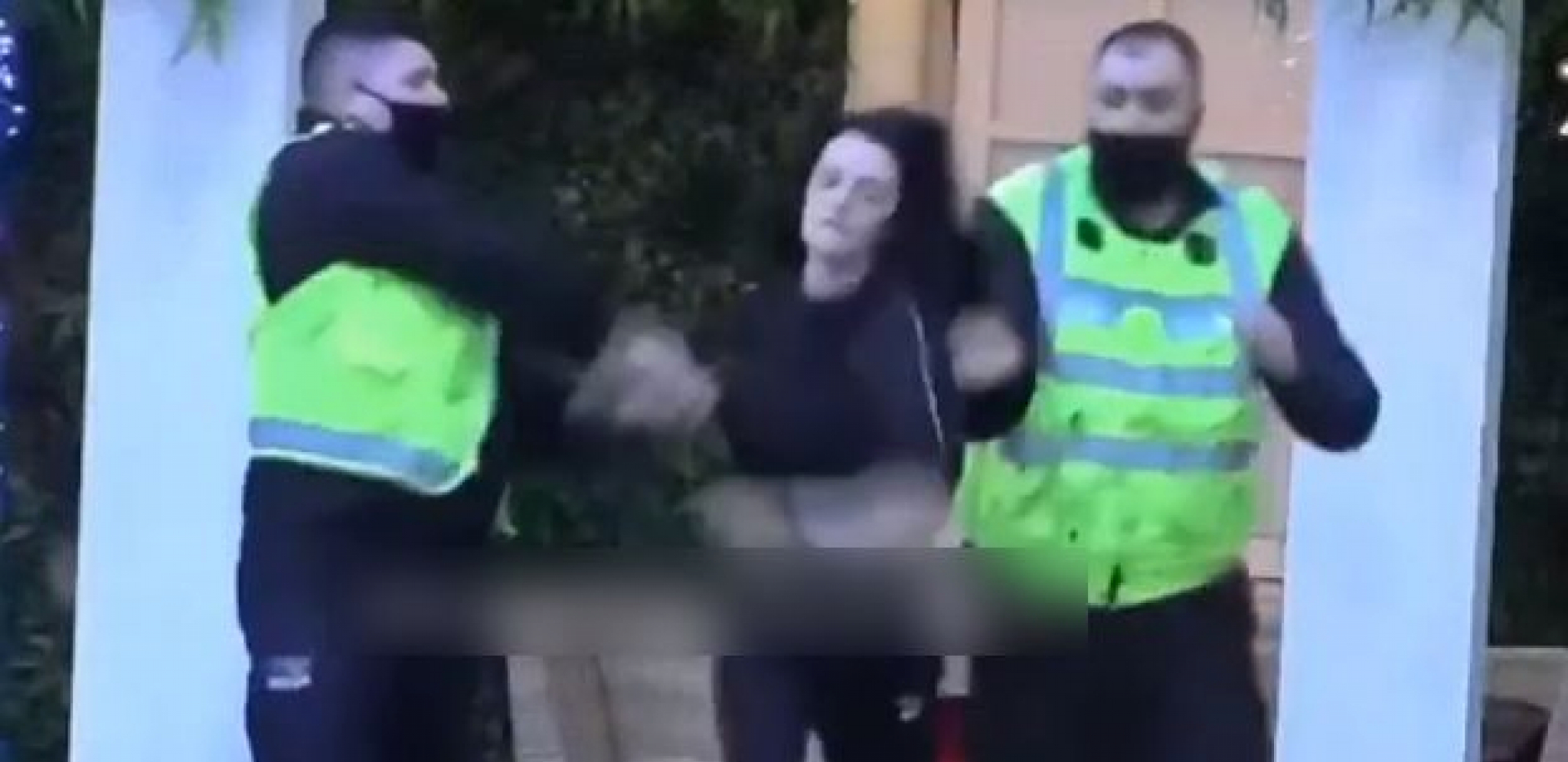 TARA NAPUSTILA ZADRUGU! Simova nakon što je pokušala da sebi iseče vene momentalno izvedena iz rijalitija, scene lede krv u žilama! (VIDEO)