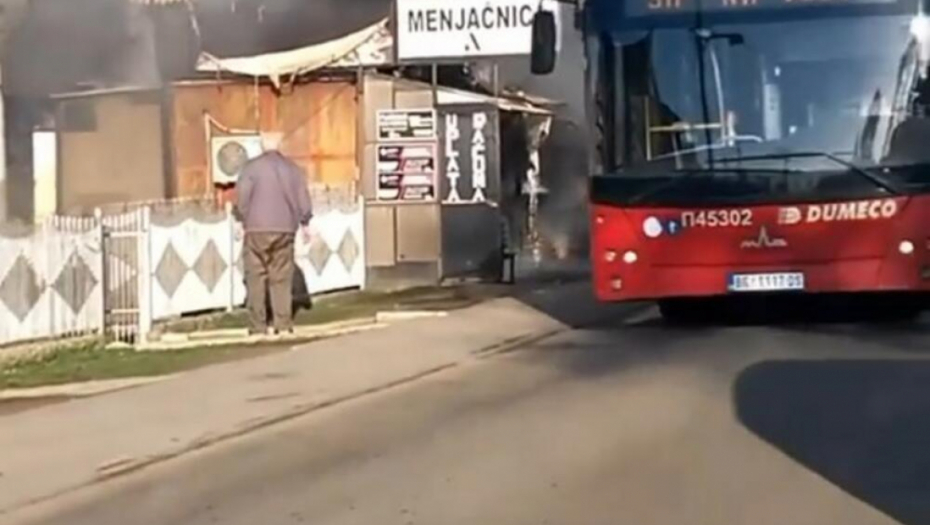 POŽAR U SREMČICI Gore menjačnica i lokal brze hrane, dim zacrneo nebo (VIDEO)