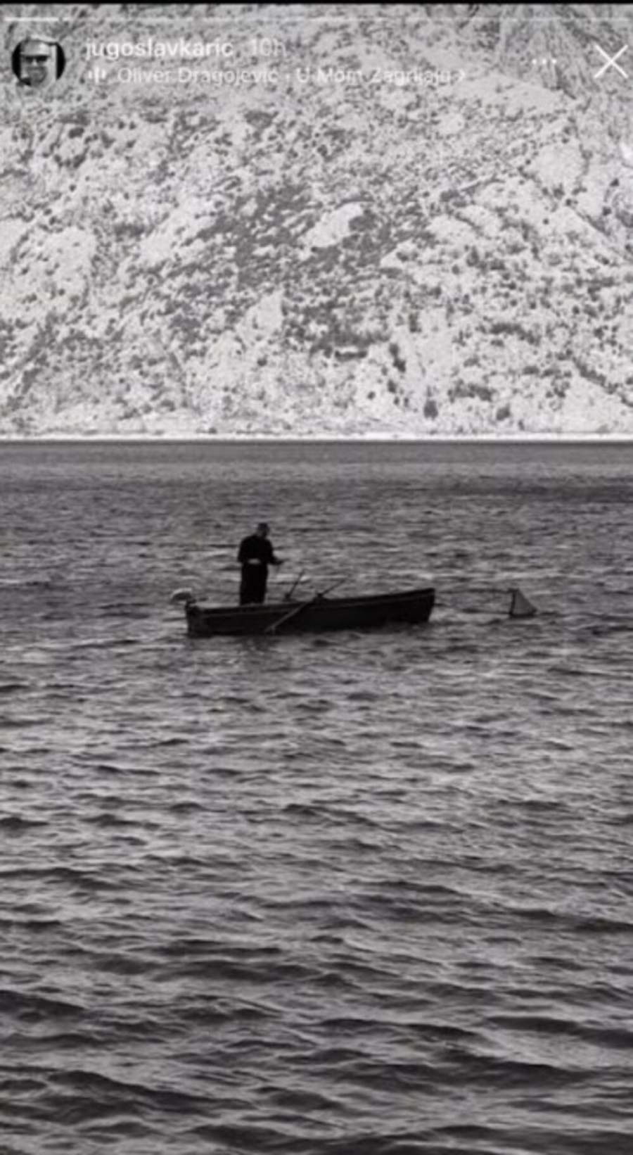 ODALE IH MISTERIOZNE FOTKE! Ipak nisu tako tajnoviti, Jugoslav Karić i njegova nova izabranica uživali na istom mestu pa iznenadili jedan drugog ovim gestom (FOTO)