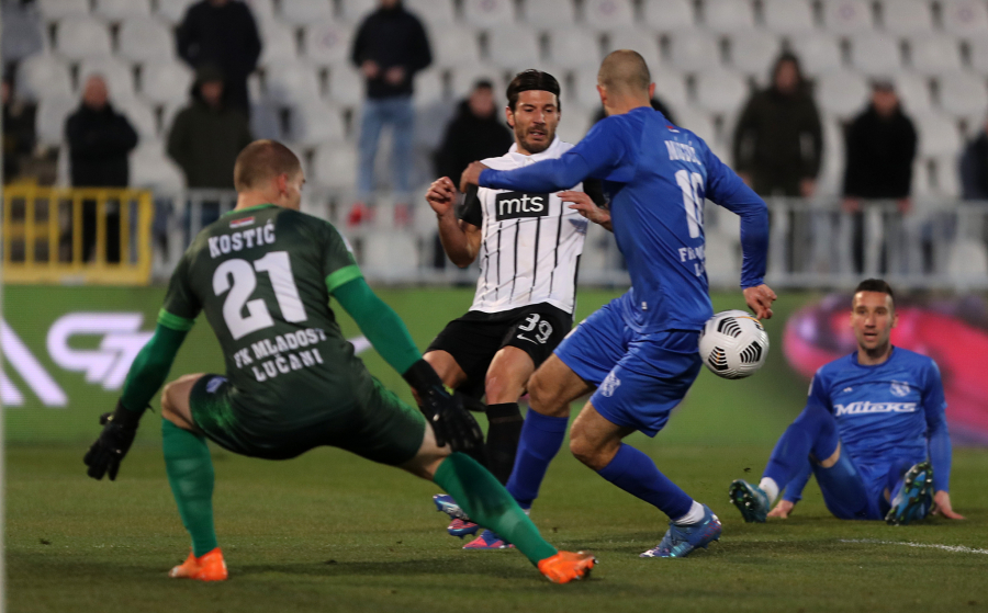 CRNO-BELI PONOVO LIDERI NA TABELI! Partizan pobedio Mladost u Humskoj za +2 u odnosu  na večitog rivala!