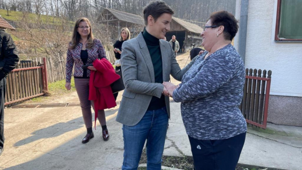 KANDIDATI SNS OBIŠLI SOPOT Ana Brnabić:I u najtežim danima Srbija nikada nije ostajala bez hrane, zahvaljujući našim poljoprivrednicima (FOTO/VIDEO)