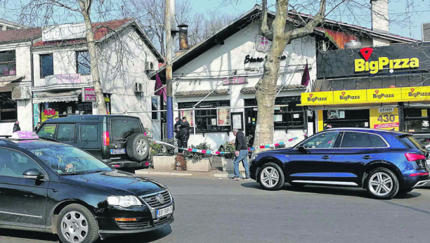 NABACIVALI SE DEVOJCI, PA PUCALI U MOMKA Više osoba povređeno širom Srbije u brutalnim uličnim obračunima vatrenim i hladnim oružjem