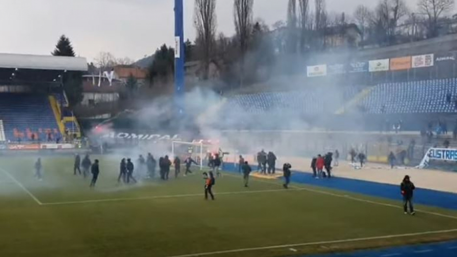 UŽAS!  Strašni incidenti u Sarajevu pred derbi, navijači nasrnuli jedni na druge! (VIDEO)