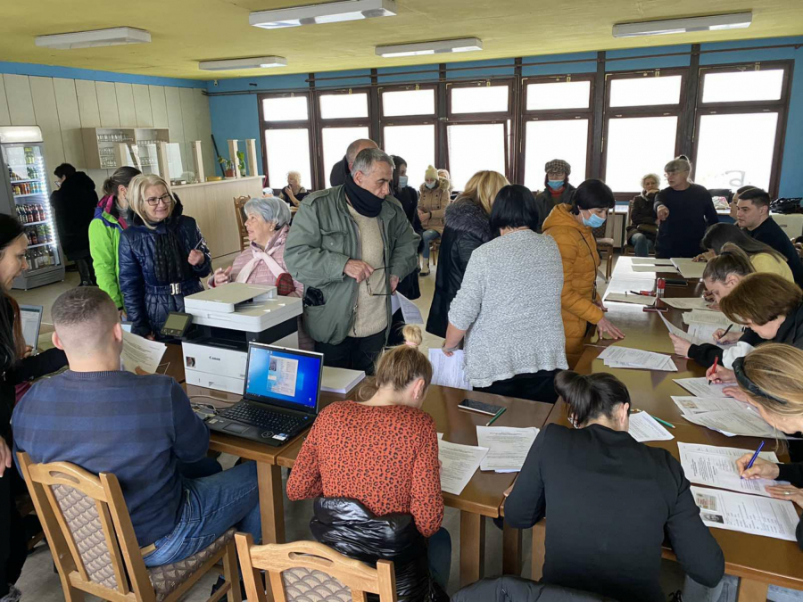 CELA SRBIJA SE PODIGLA Građani u svim mestima masovno daju potpise za predsedničku kandidaturu Aleksandra Vučića (FOTO)