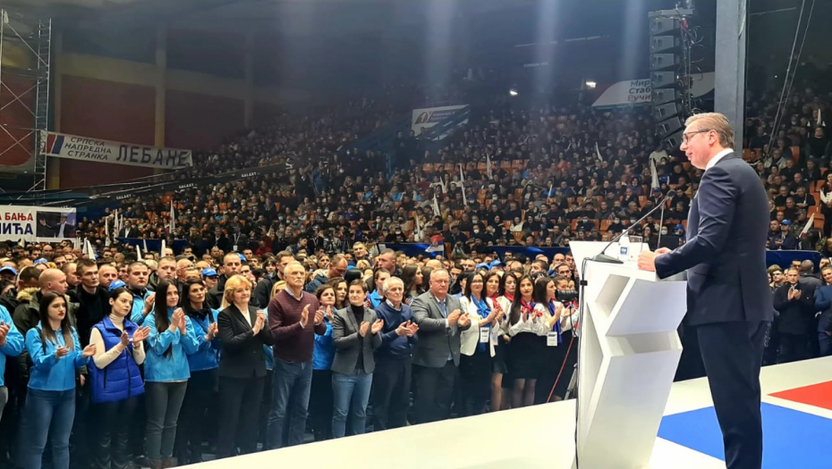 VELIKI MITING U LESKOVCU Vučić: Izbori su važni jer će odlučiti kojim putem će ići Srbija (FOTO/VIDEO)