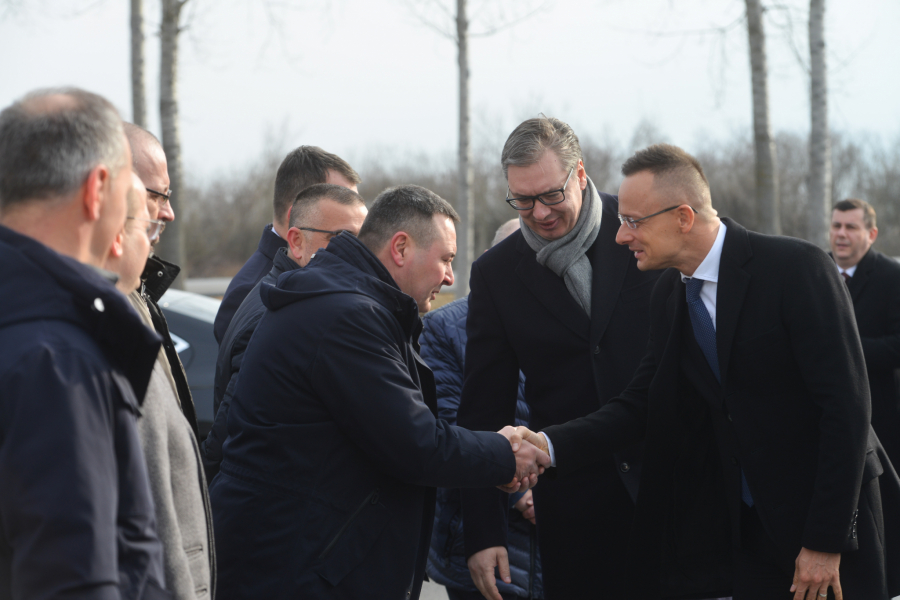 SRBIJA NASTAVLJA DA RASTE Otvoreno sedam fabrika i nova zgrada Instituta Dedinje 2 za samo sedam dana! (FOTO)