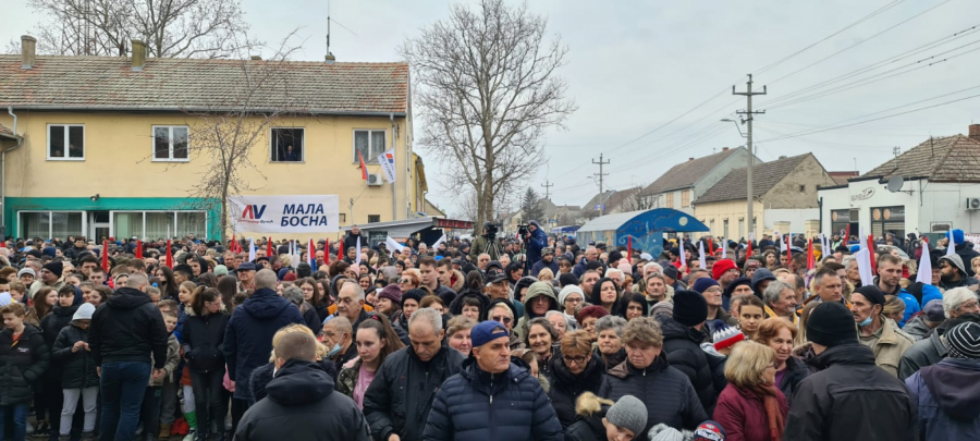 VUČIĆ POSETIO KUZMIN Nećemo u NATO, hoćemo da sami čuvamo svoju zemlju, nikada nećemo zaboraviti malu Milicu Rakić (FOTO)