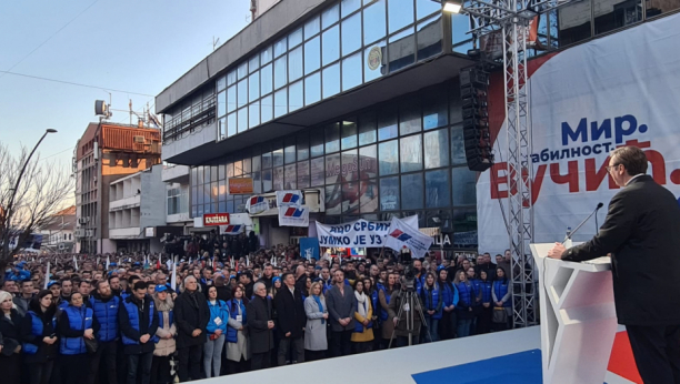 VUČIĆ U VRANJU Situacija je teška, ali moramo da se borimo za našu Srbiju (FOTO/VIDEO)