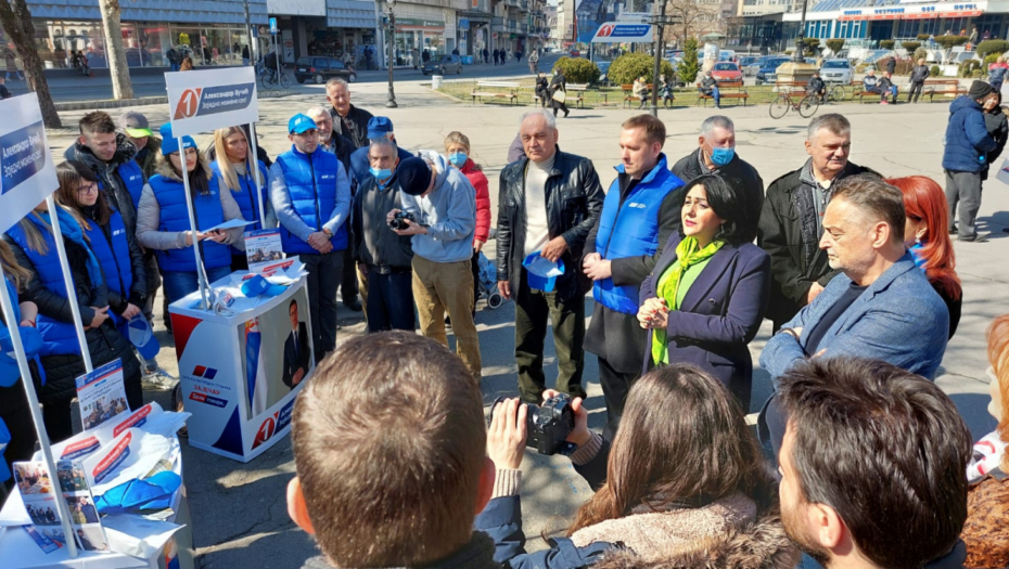 KANDIDATI SNS U ZAJEČARSKOM OKRUGU Za jaku i stabilnu Srbiju neophodna jaka i zdrava porodica